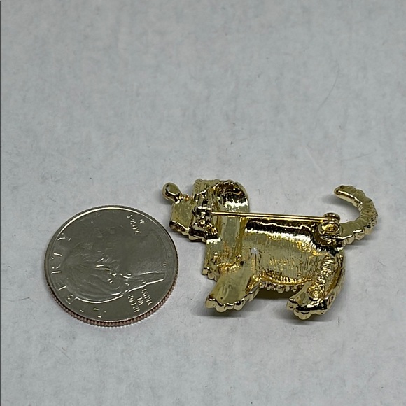 Vintage MCM shaggy dog Gold tone shiny Brooch pin - Picture 8 of 10